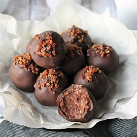 Bacon chocolate chip cookie truffles... and a holiday baking extravaganza